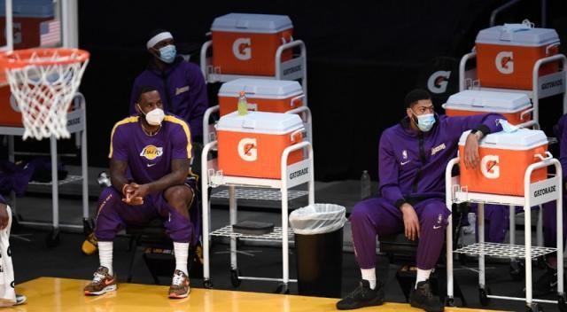 1612321365723069815.jpg lakers-masks-1040x572.jpg